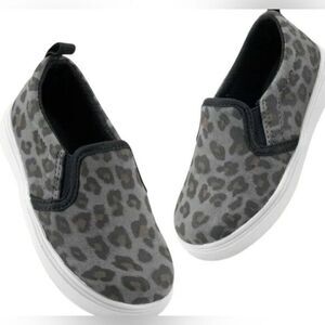 NWOB Skywheel Unisex Toddler Gray Animal Print Slip On Flats - Size 6